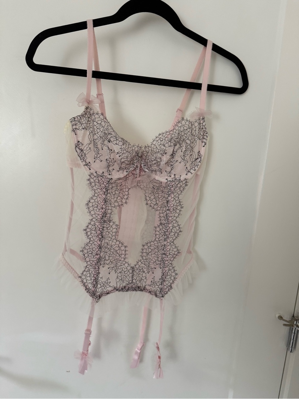 Victorias Secret Chantilly Pink Lace Garter Bustier Bodysuit corset size 36C
